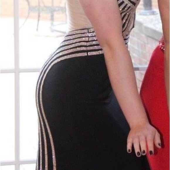 Black Jovani Prom Dress - Picture 14 of 15